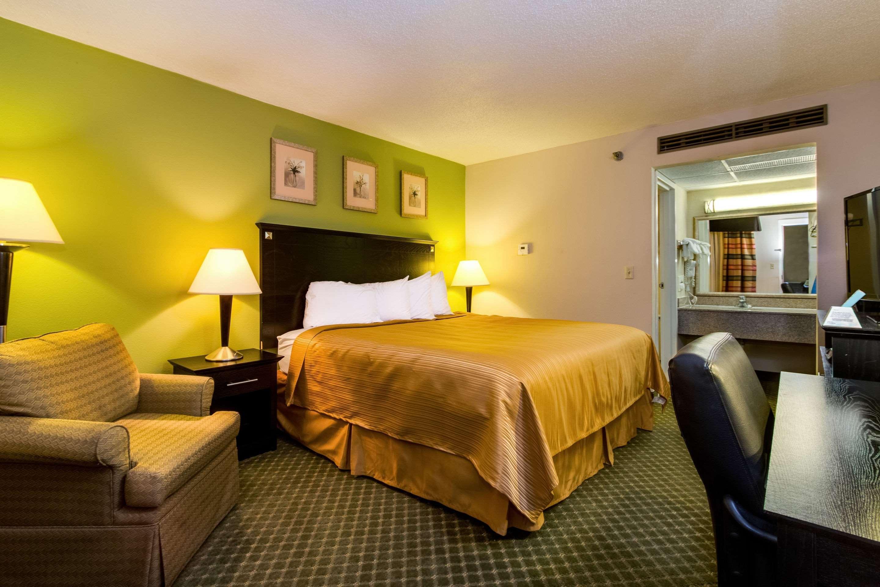 Quality Inn & Suites Moline - Quad Cities Extérieur photo