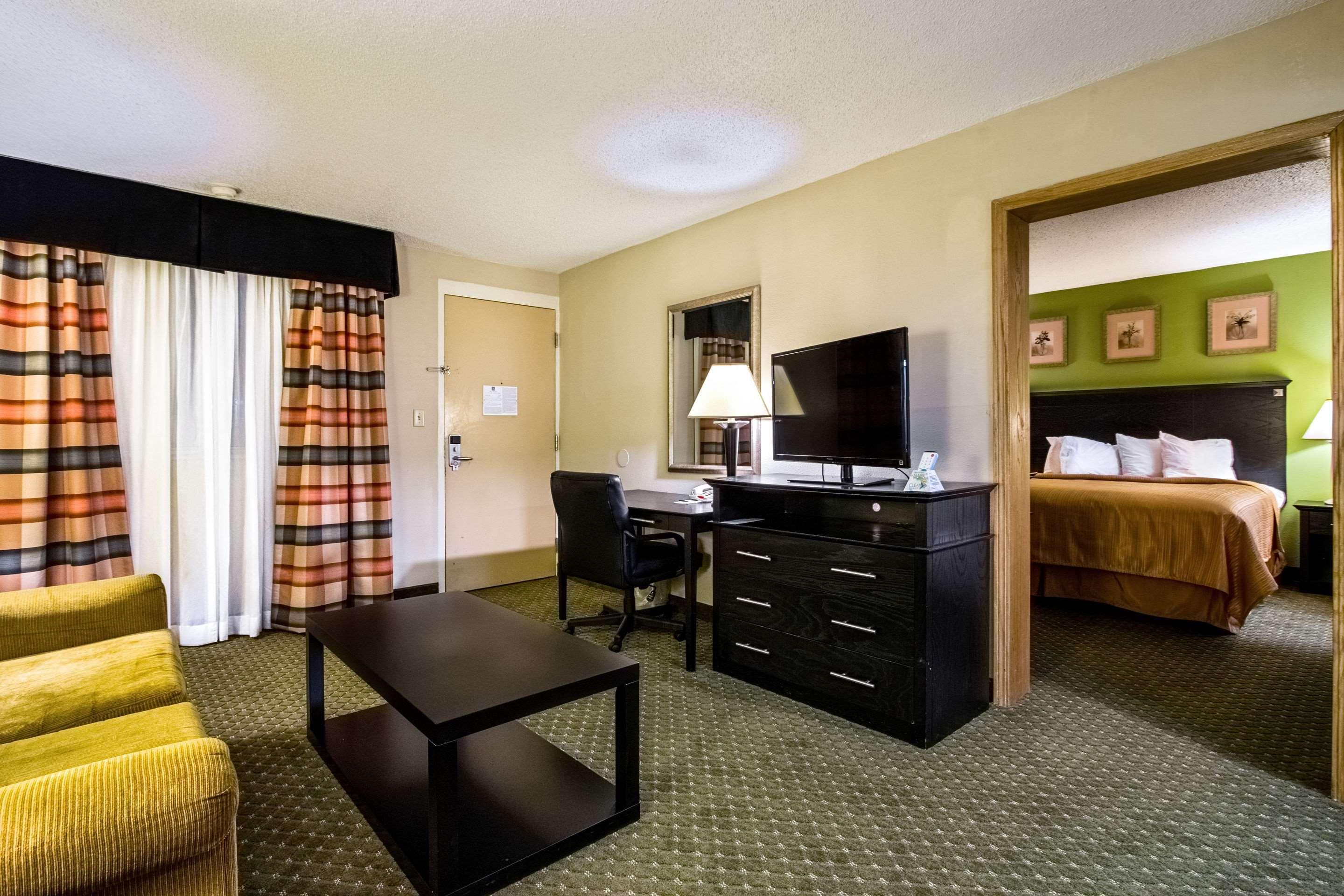Quality Inn & Suites Moline - Quad Cities Extérieur photo